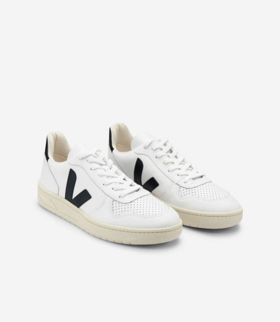 * Veja | V-10 Leather Sneakers Extra White / Black | Sneakers