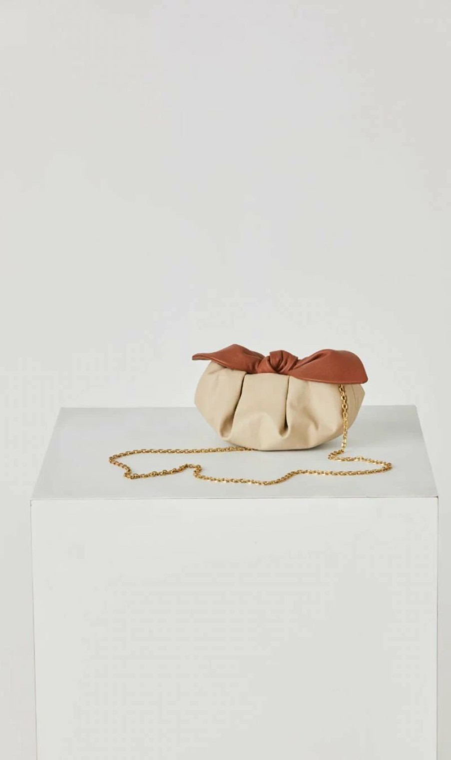 * Rory William Docherty | Baby Bow Bag Taupe/Cinnamon | Bags & Wallets