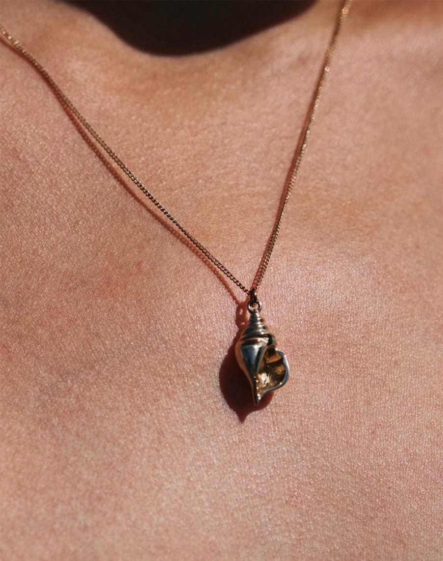 * Meadowlark | Conch Charm Necklace Plated | Jewellery